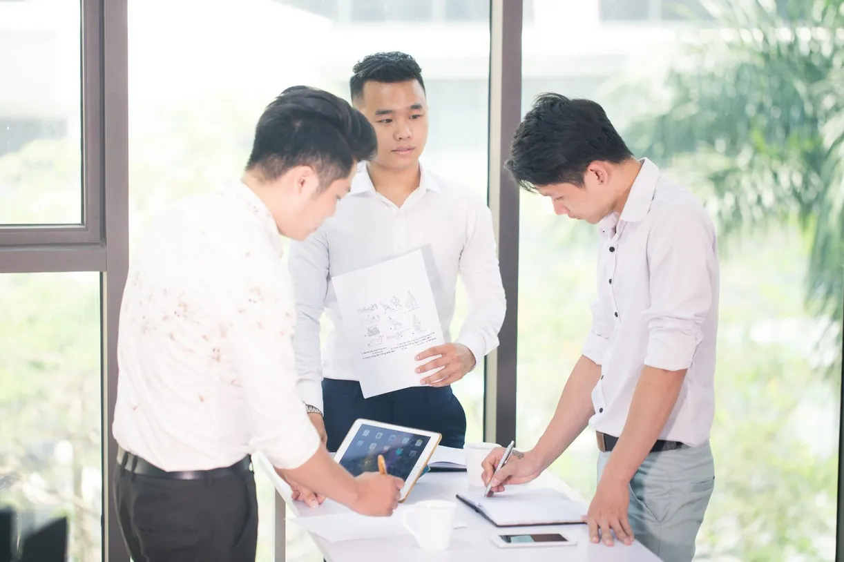Lãnh đạo & Chiến lược – đội ngũ doanh nghiệp và hoạt động quản trị